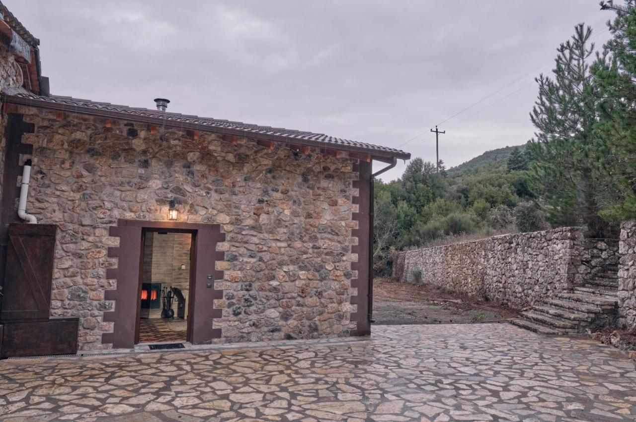 Oneiropagidasuites Kalavryta Exterior foto