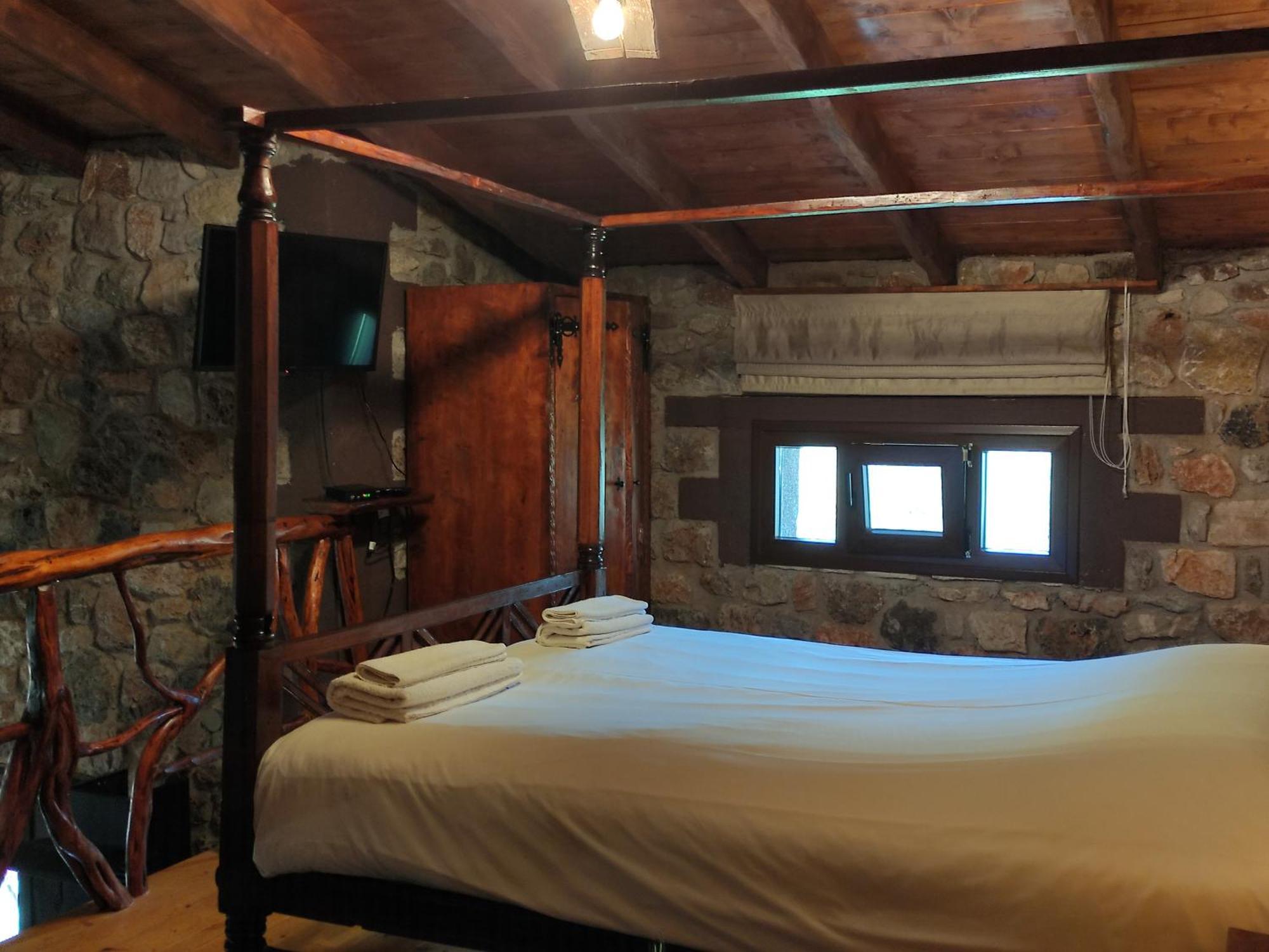 Oneiropagidasuites Kalavryta Habitación foto
